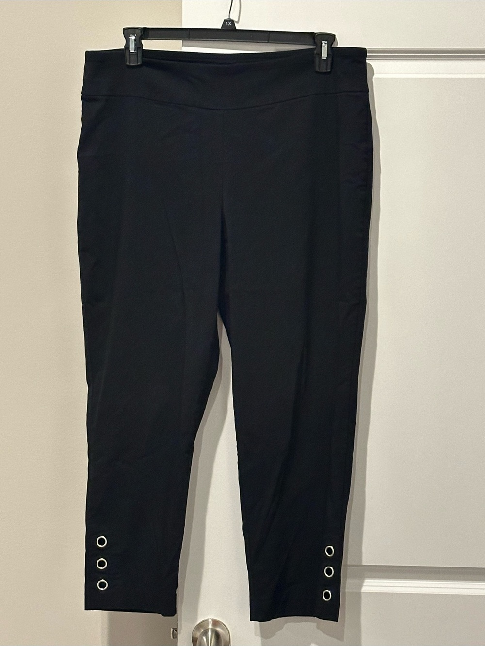 Zac & Rachel Black Cropped Ankle Pants with Grommet Trim Size 18W